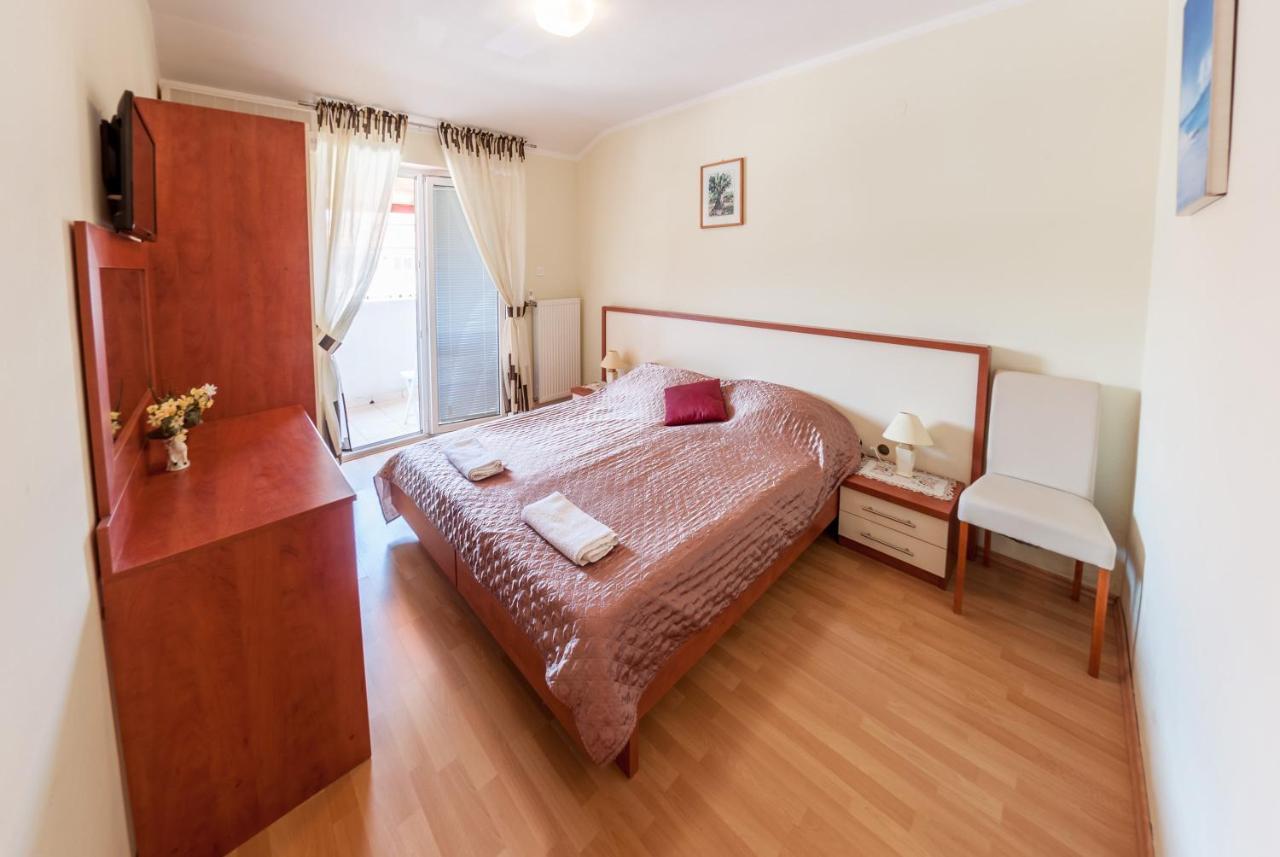 Pag Marina Rooms & Apartment 외부 사진